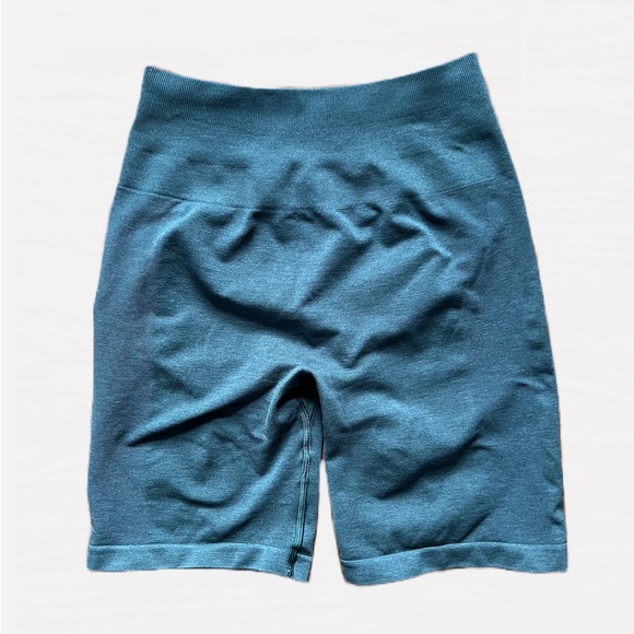 Alphalete Amplify Dark Waters Biker Shorts 7.5 in S - Picture 2 of 3